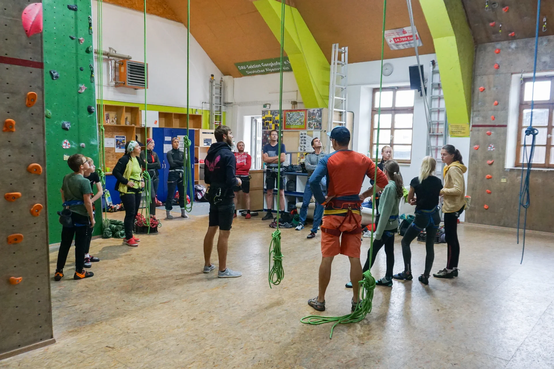 © DAV Teisendorf - OG Waging - Ausflug Kinderklettern in die Kletterhalle Gangkofen