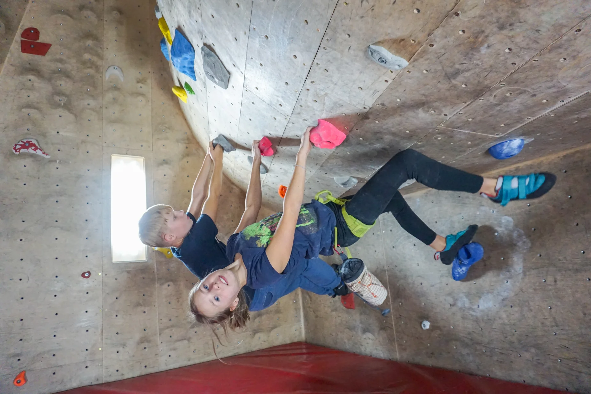 © DAV Teisendorf - OG Waging - Ausflug Kinderklettern in die Kletterhalle Gangkofen