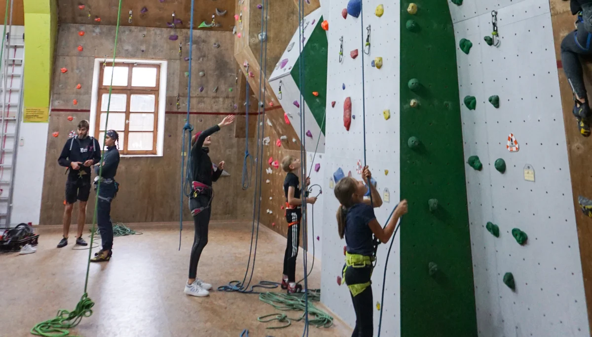 © DAV Teisendorf - OG Waging - Ausflug Kinderklettern in die Kletterhalle Gangkofen