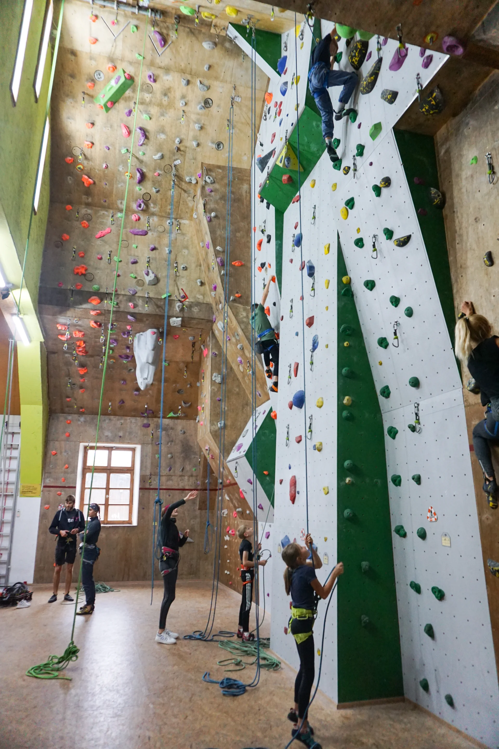 © DAV Teisendorf - OG Waging - Ausflug Kinderklettern in die Kletterhalle Gangkofen
