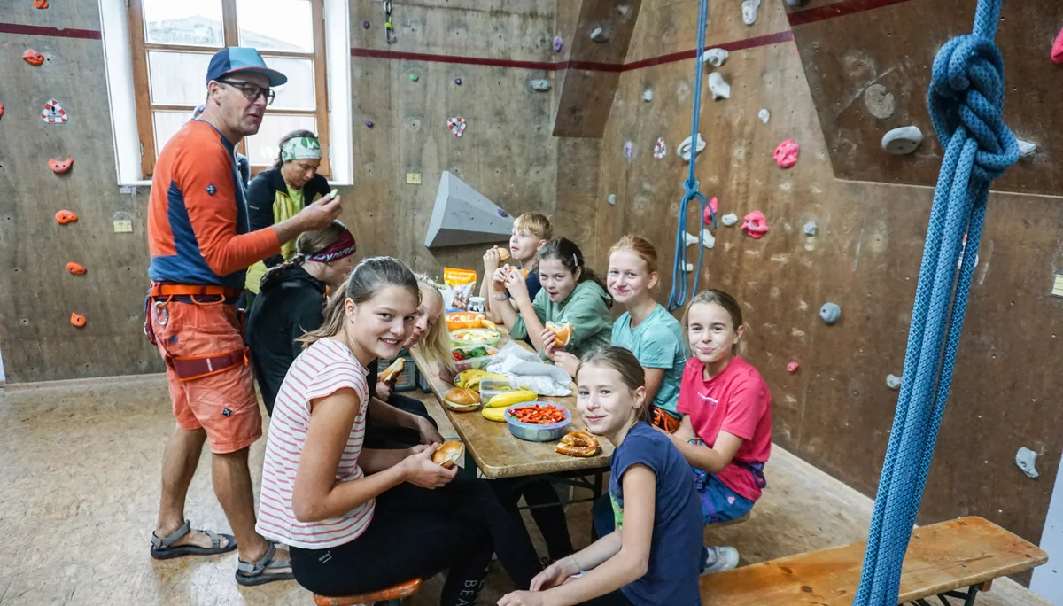 © DAV Teisendorf - OG Waging - Ausflug Kinderklettern in die Kletterhalle Gangkofen