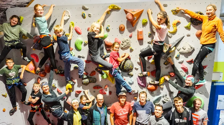 © DAV Teisendorf - OG Waging - Ausflug Kinderklettern in die Kletterhalle Gangkofen