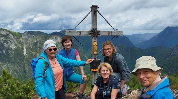 © DAV Teisendorf - OG Waging - Am Gipfel mit Blick zum Unternberg