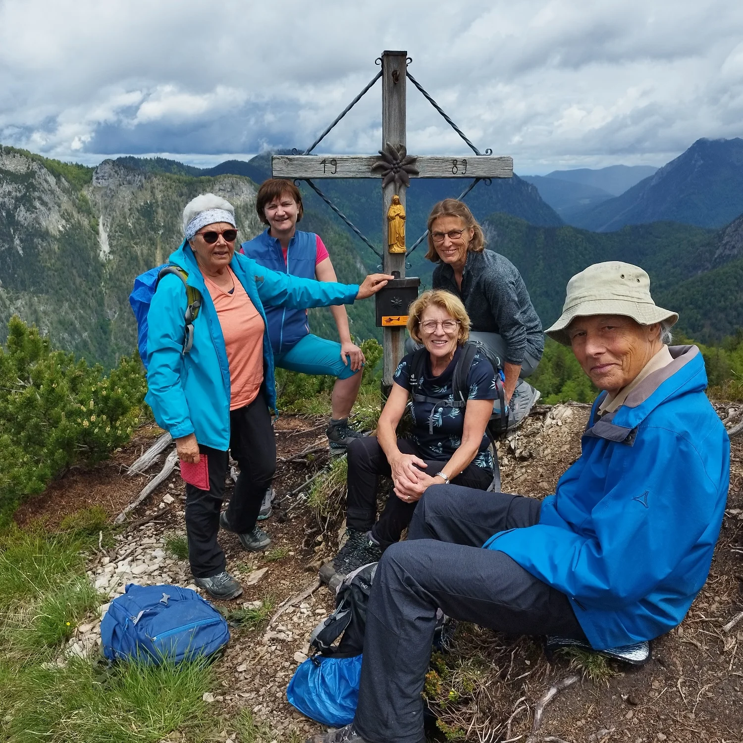 © DAV Teisendorf - OG Waging - Am Gipfel mit Blick zum Unternberg