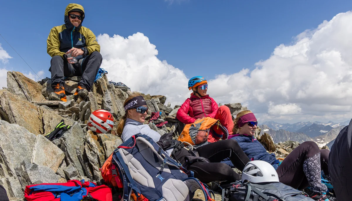 © DAV Teisendorf - Verdiente Rast auf der Hochvernagtspitze
