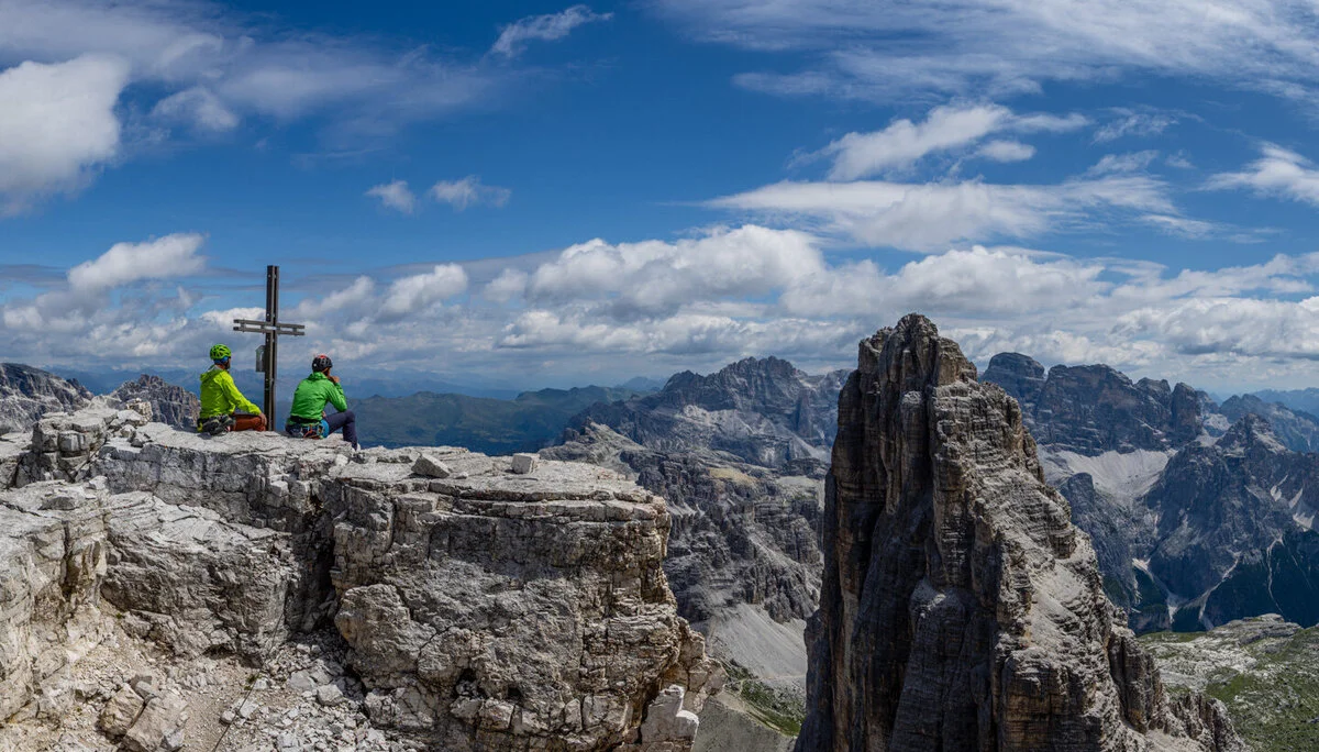 © DAV Teisendorf - die Aussicht an der Westlichen Zinne genießen