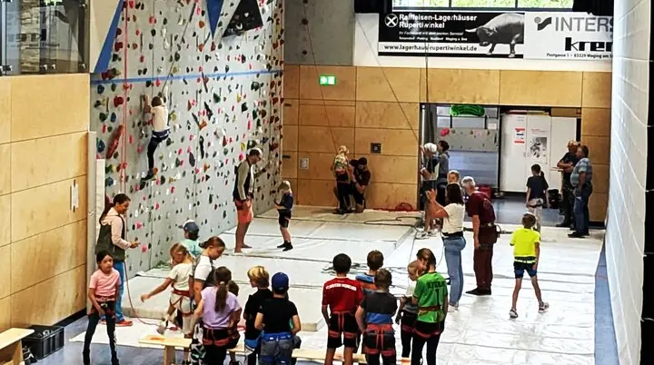© DAV Teisendorf / OG Waging - Blick von der Tribüne