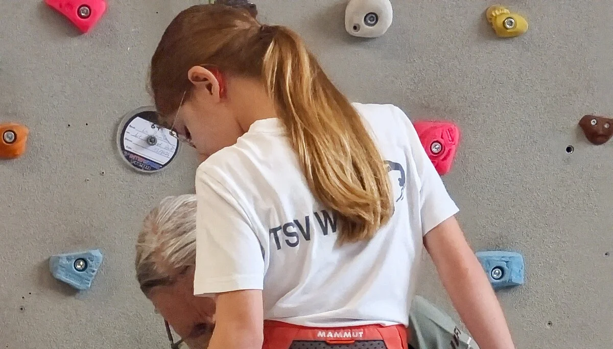 © DAV Teisendorf / OG Waging - Kontrolle des Klettergurtes