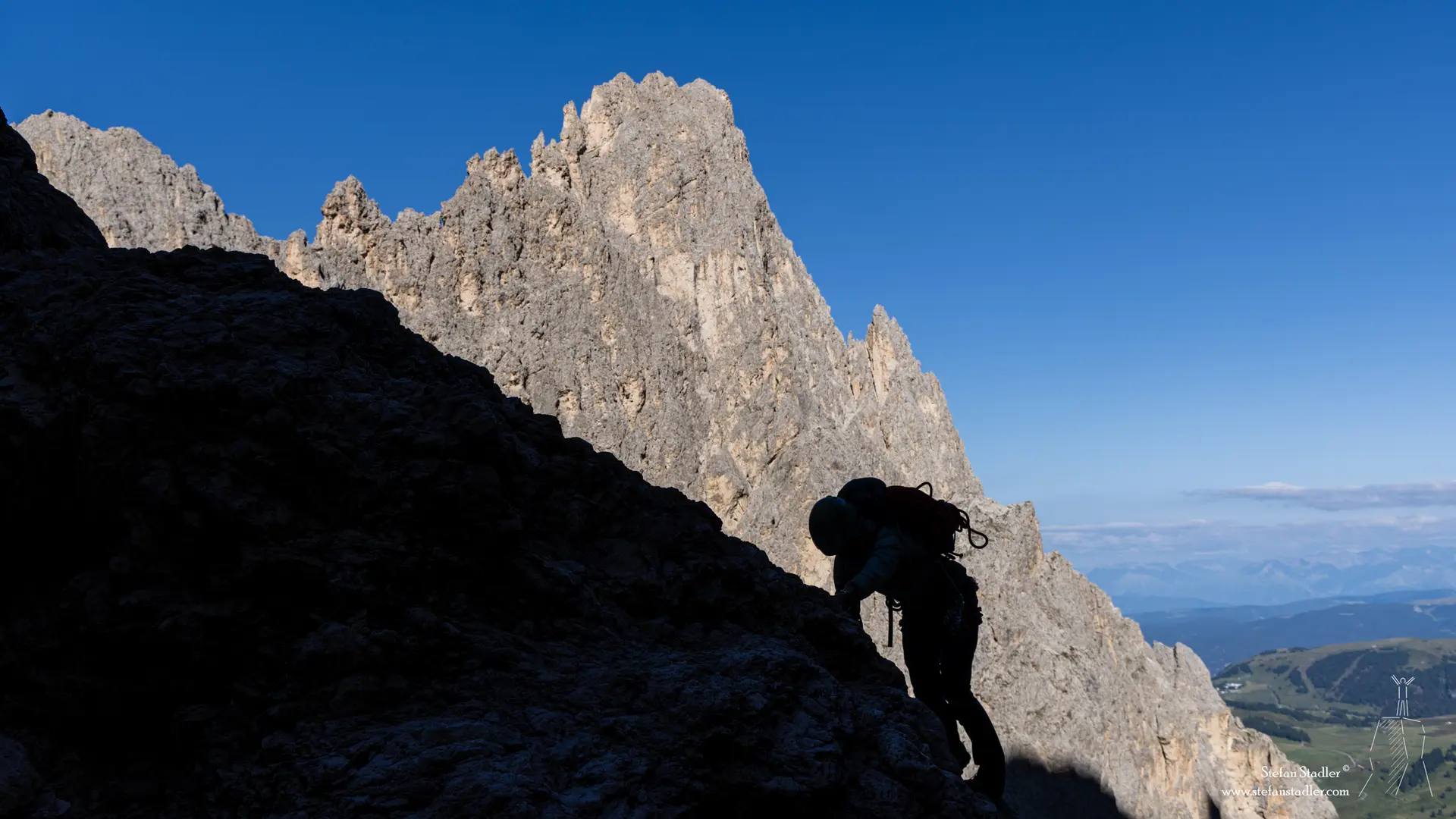 © DAV Teisendorf - Licht,- und Schattenspiel am Aufstieg zum Langkofel