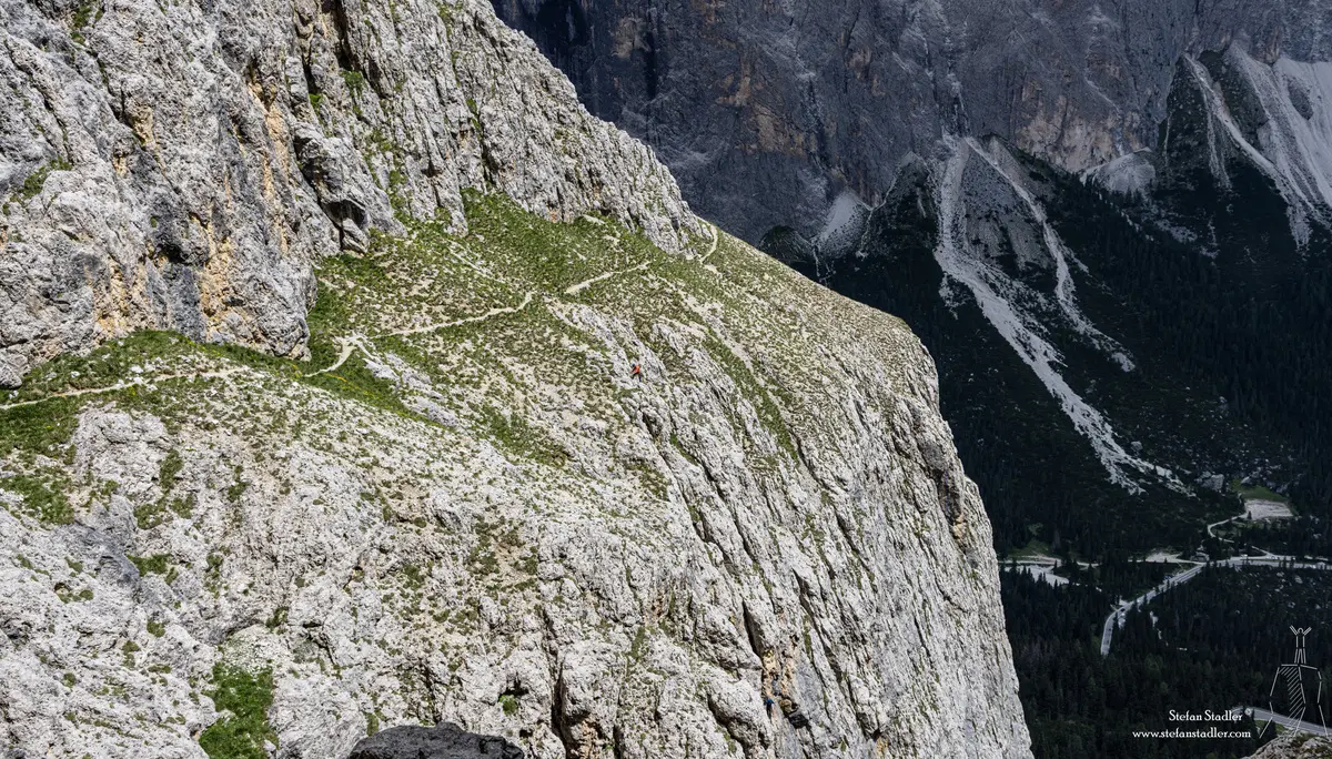 © DAV Teisendorf - Das Gamsband am Piz Ciavazes verspricht einen kurzweiligen Abstieg