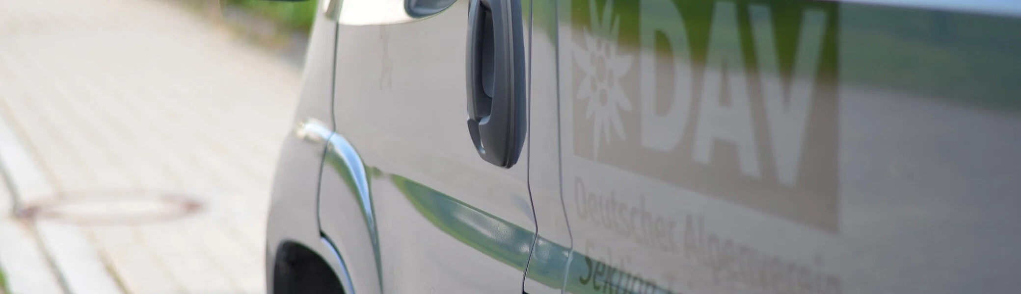 DAV Bus Seite vorne 2 | © DAV Teisendorf