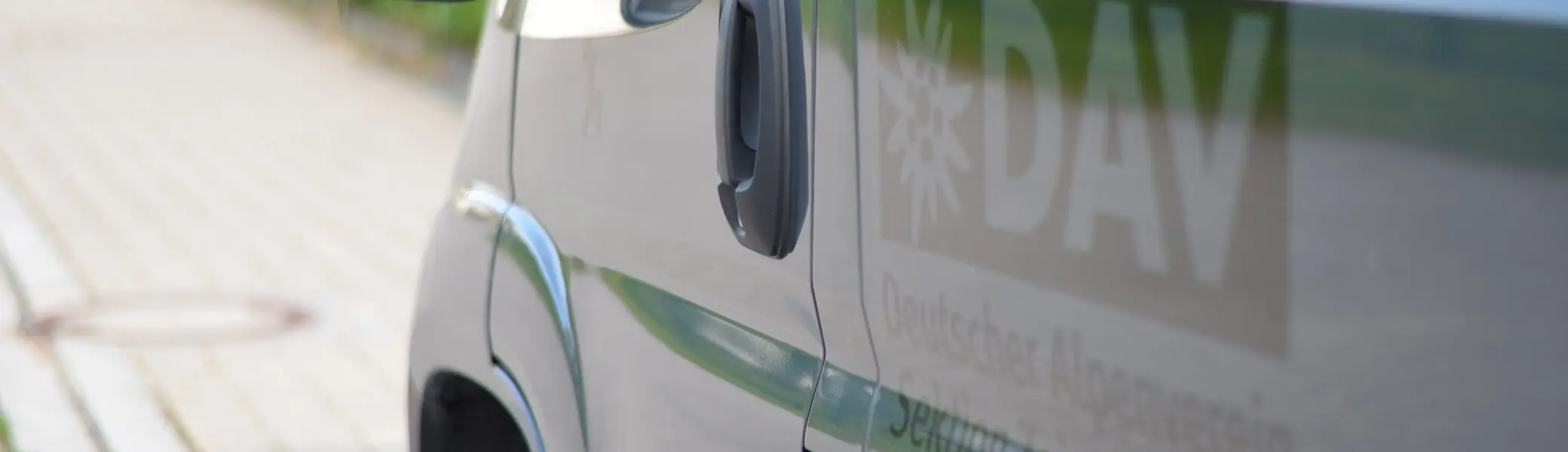 DAV Bus Seite vorne 2 | © DAV Teisendorf