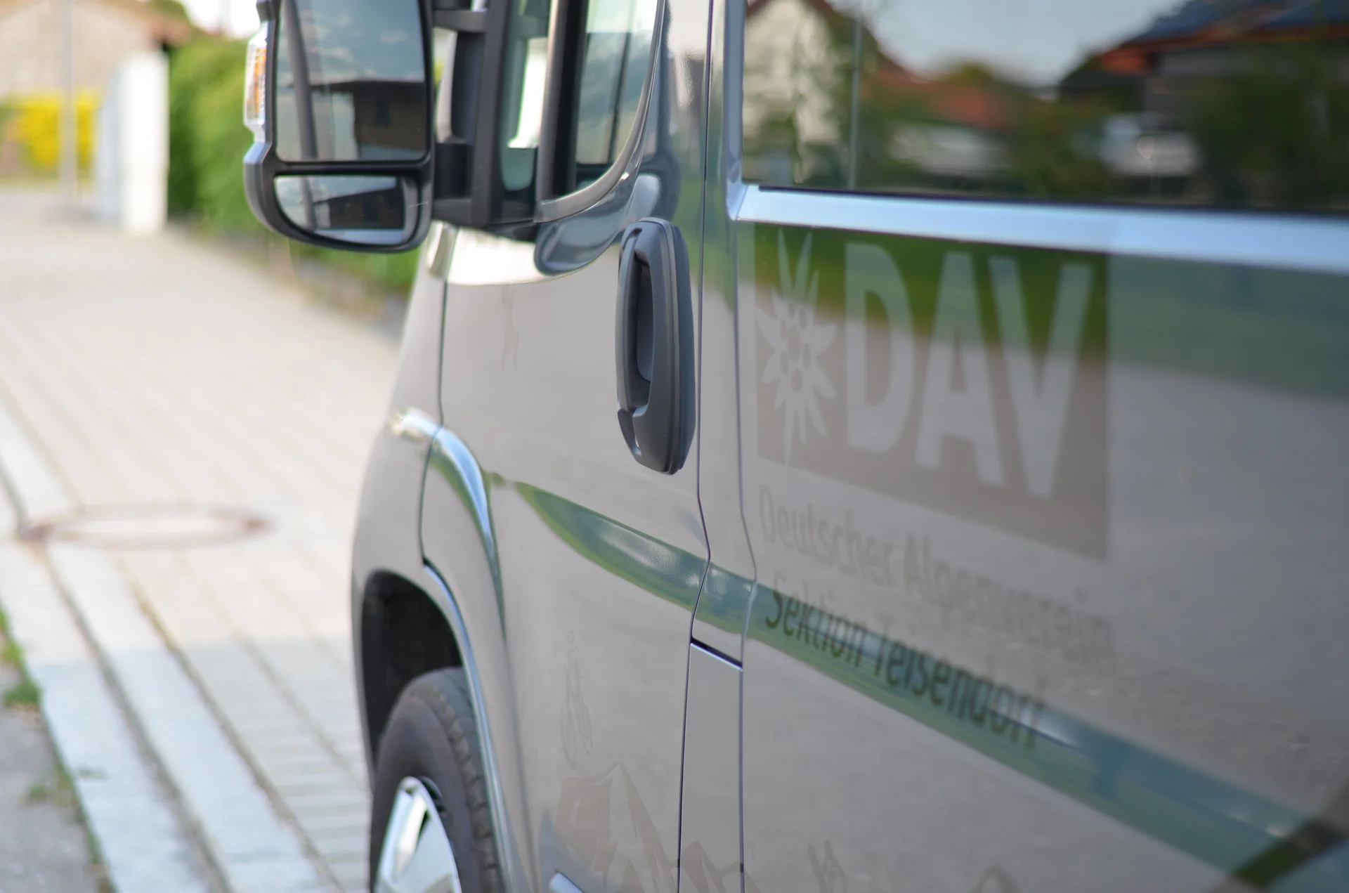 DAV Bus Seite vorne 2 | © DAV Teisendorf